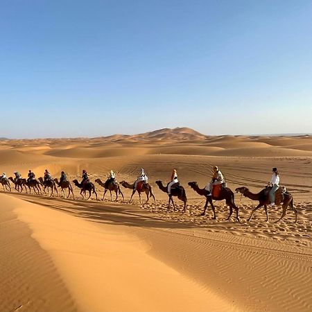 Young Luxury Camp Merzouga Esterno foto