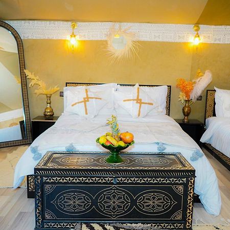 Young Luxury Camp Merzouga Esterno foto