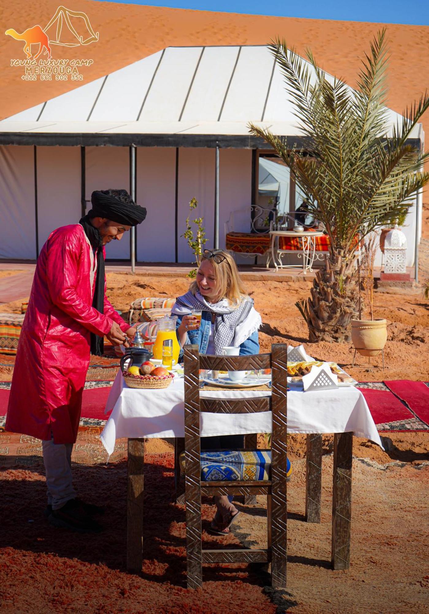 Young Luxury Camp Merzouga Esterno foto
