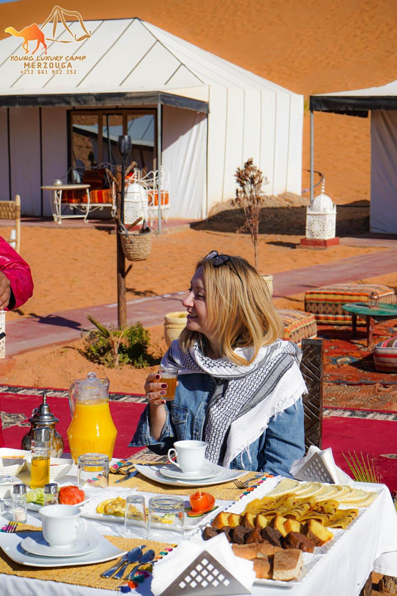 Young Luxury Camp Merzouga Esterno foto