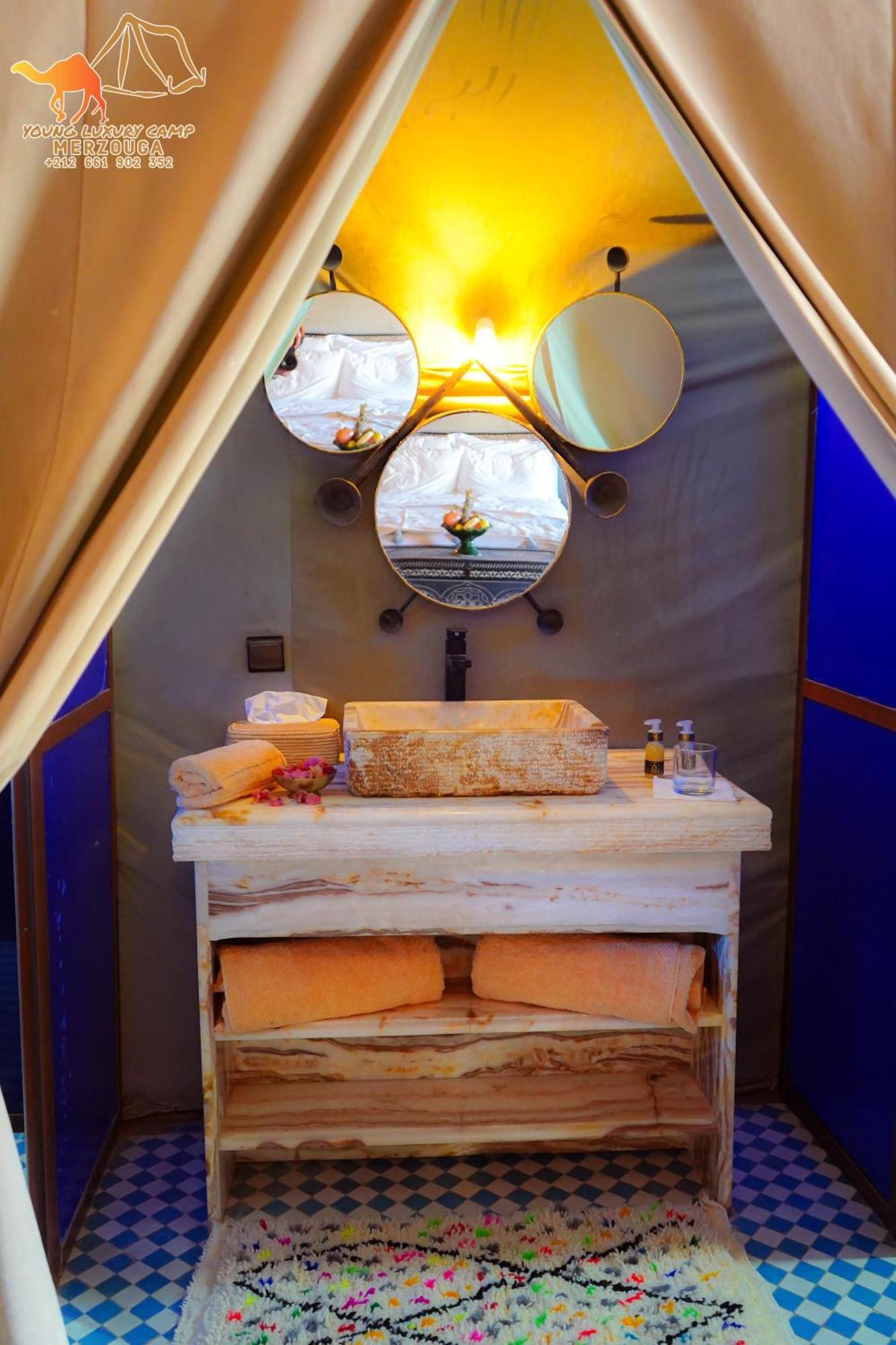 Young Luxury Camp Merzouga Esterno foto