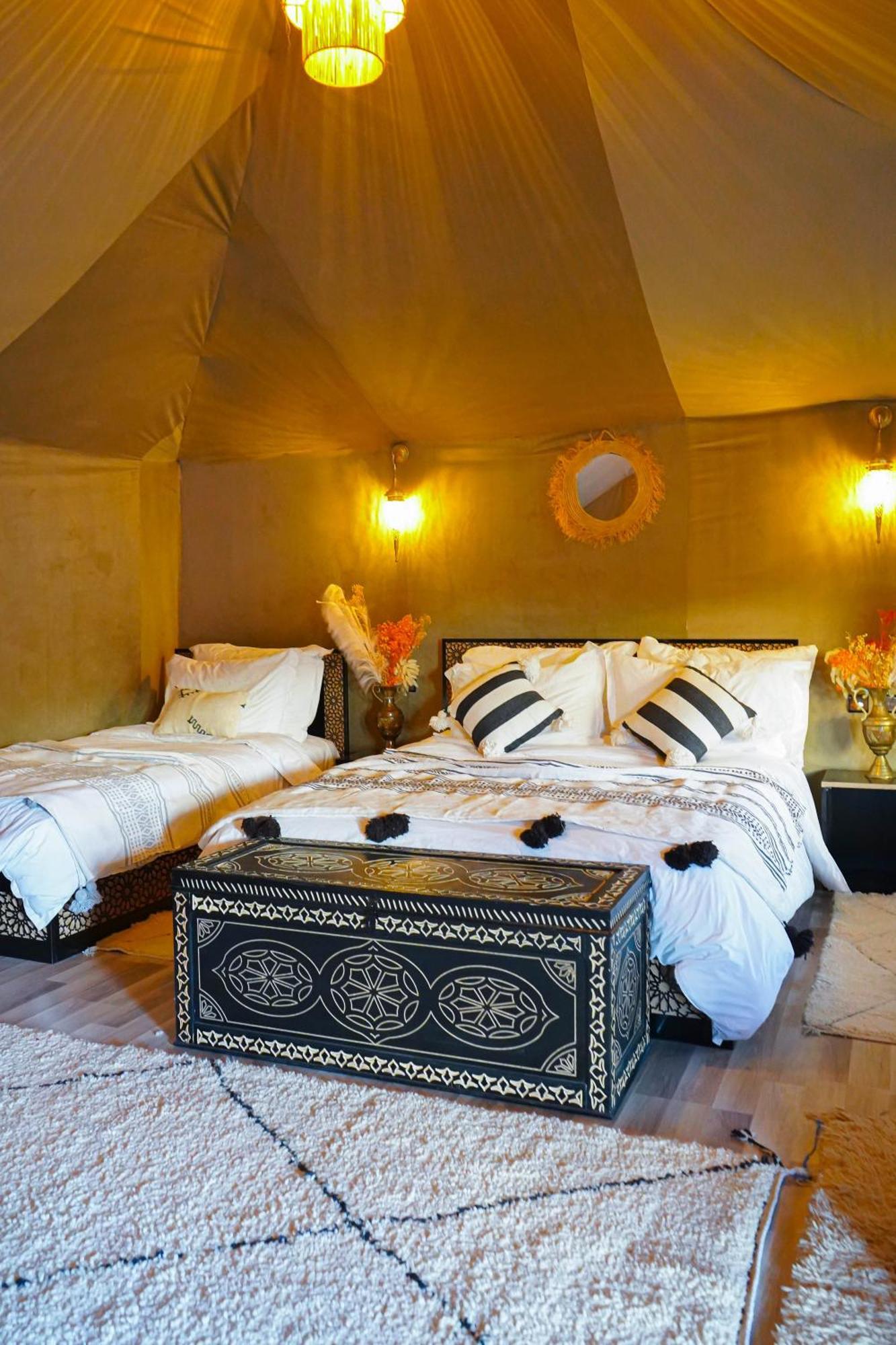 Young Luxury Camp Merzouga Esterno foto