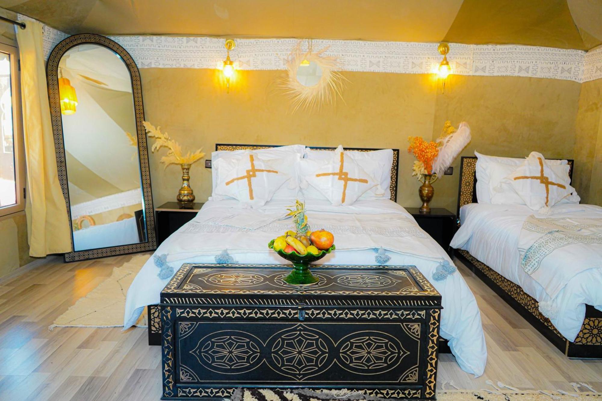 Young Luxury Camp Merzouga Esterno foto