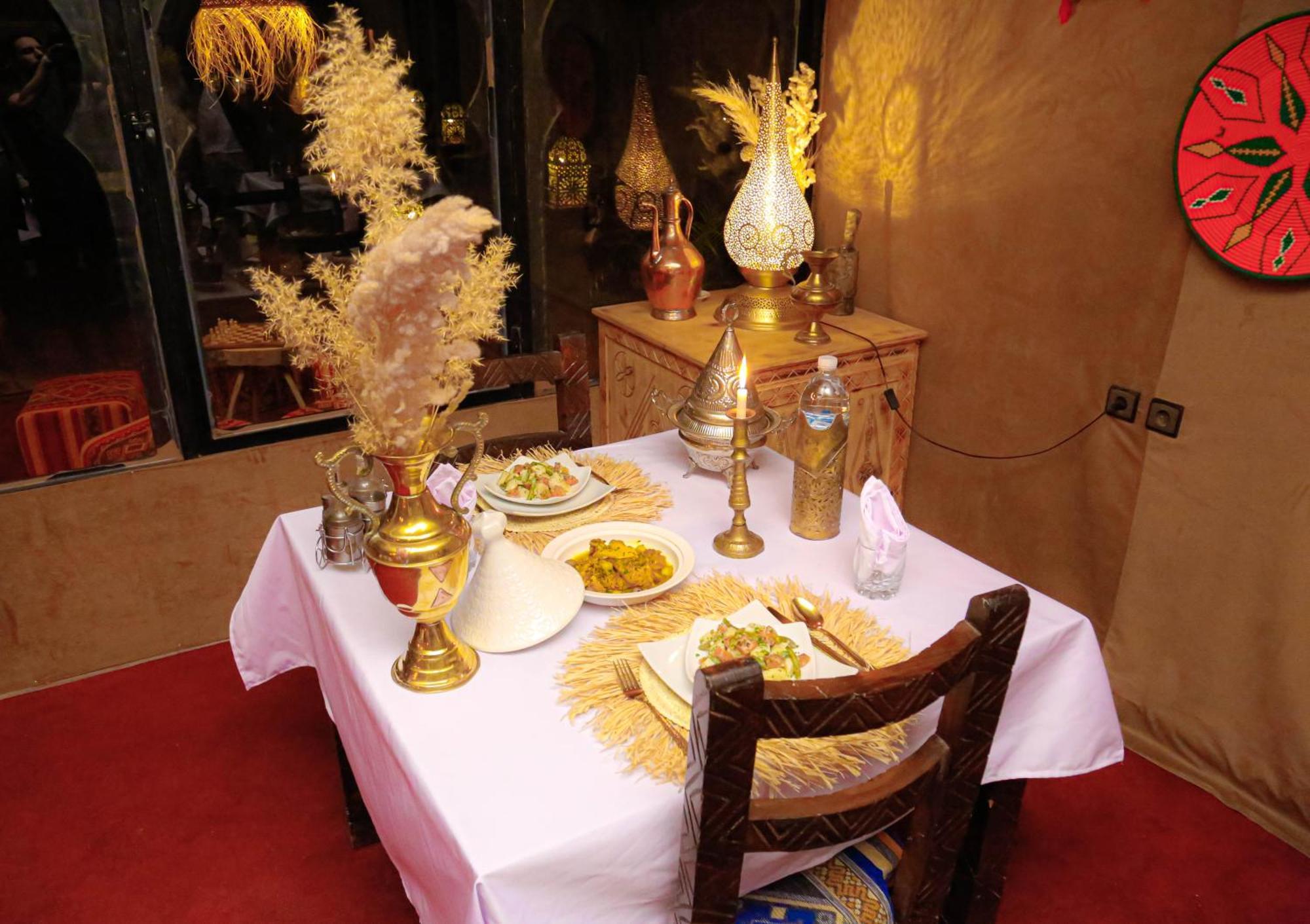 Young Luxury Camp Merzouga Esterno foto